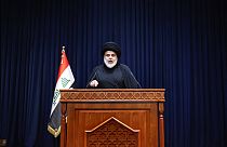 Moqtada al-Sadr faz discurso aos apoiantes para pedir fim dos protestos