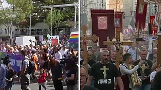 Befürworter und Gegner der Pride Week in Belgrad