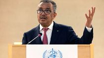تيدروس أدهانوم غيبريسوس، المدير العام لمنظمة الصحة العالمية (WHO) يلقي كلمته بعد إعادة انتخابه، في المقر الأوروبي للأمم المتحدة في جنيف، سويسرا، في 24 مايو 2022