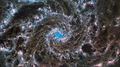 Спиральная галактика Фантом