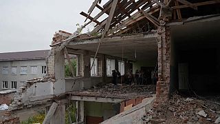 Εικόνα από κατεστραμμένο σχολικό κτίριο στην πόλη Τσέρνιγκοφ, βόρεια του Κιέβου