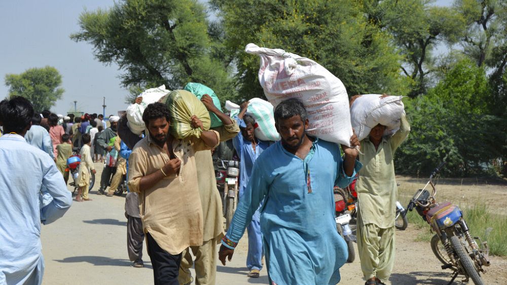 L’aide internationale arrive au Pakistan