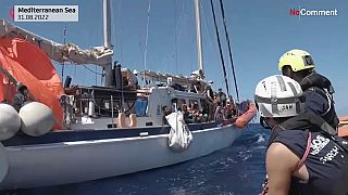 Rescate de migrantes en aguas del Mediterráneo central.