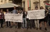 Diákok szerveztek tüntetést a tanárokért