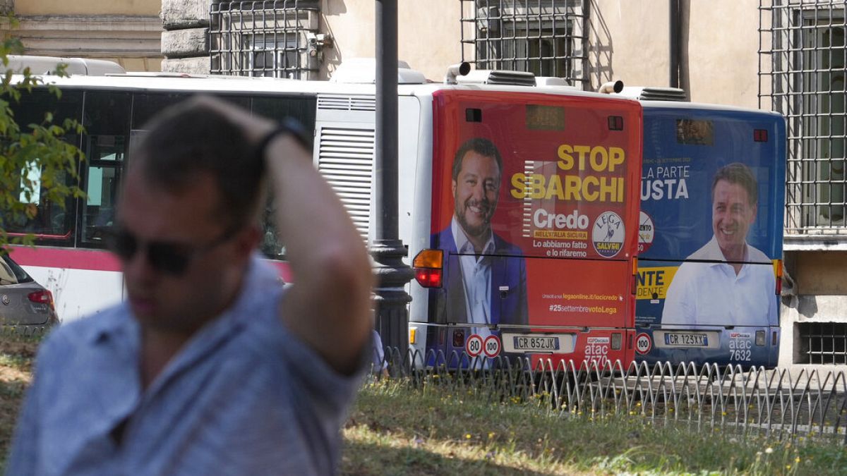 Wahlplakate in Italien: Stellen die Fratelli d'Italia bald die erste Ministerpräsidentin?