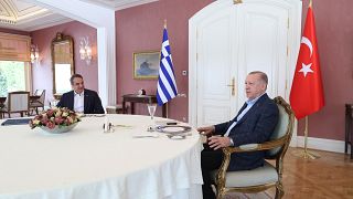 الرئيس التركي رجب طيب أردوغان في اجتماع مع رئيس الوزراء اليوناني كيرياكوس ميتسوتاكيس 