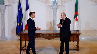 Fransa Cumhurbaşkanı Emmanuel Macron, Cezayir'e yaptığı resmi ziyarette Cezayir Cumhurbaşkanı Abdülmecit Tebboune ile görüştü
