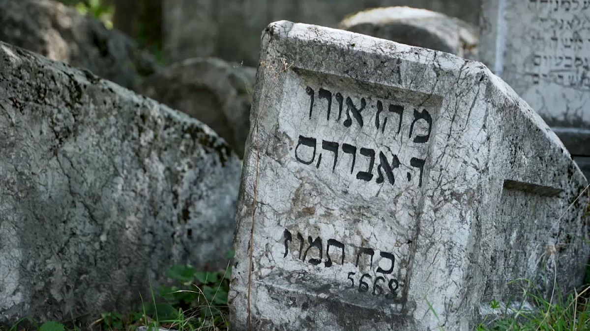 Bosna'da bir Yahudi mezarlığı