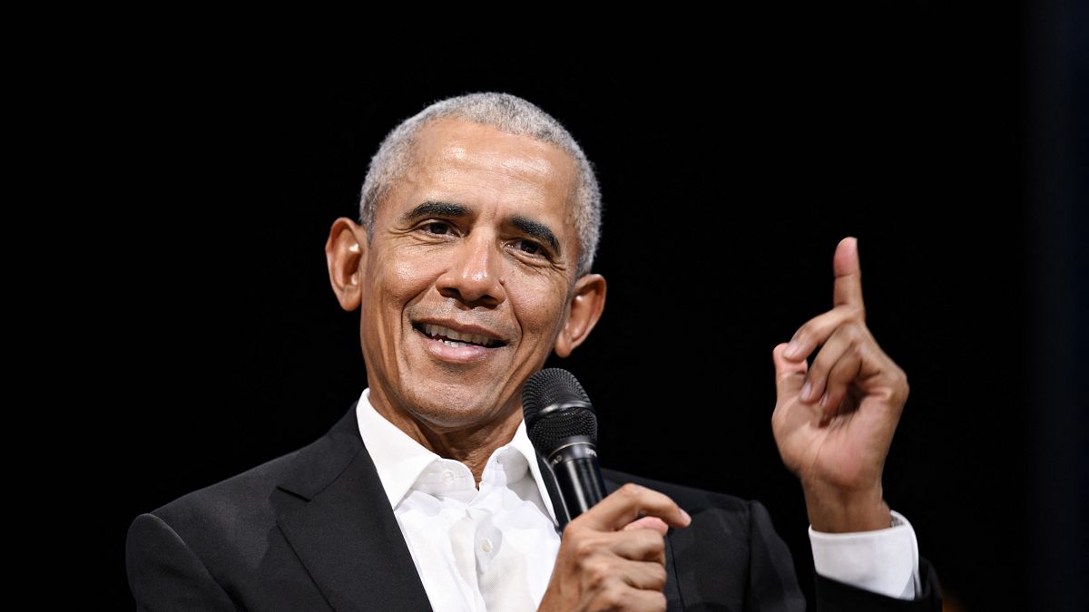 الرئيس الأمريكي الأسبق باراك أوباما يحضر مؤتمرا حول الديمقراطية في الدانمارك. حزيران 2022 