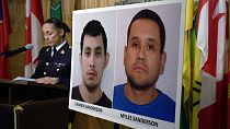 La policía muestra las fotos de los dos sospechosos del ataque