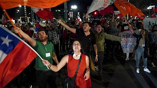 Celebración de los impulsores del rechazo a la nueva Constitución chilena