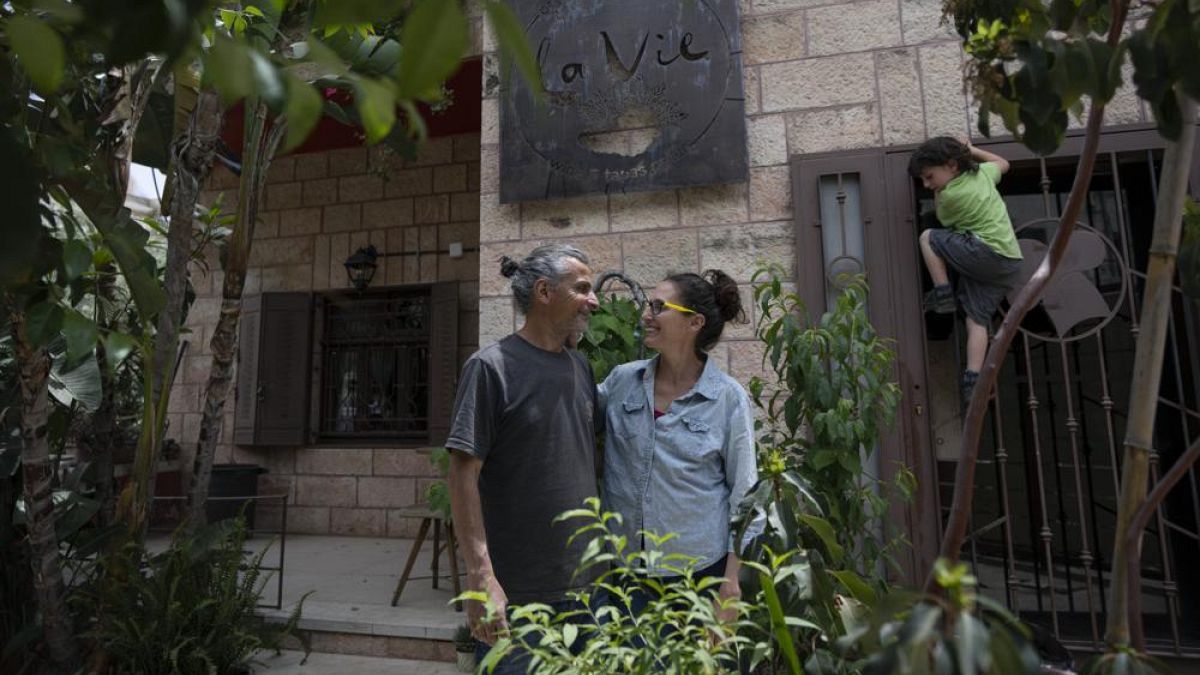 خانواده توتاه در رام‌الله. شوهر خارجی و زن، یک شهروند فلسطینی است/آرشیو