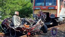 حادث اصطدام قطار بسيارة في المجر.