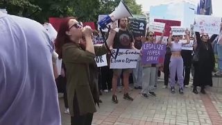 Διαδηλώσεις κατά των βιαστών στο Κόσοβο