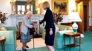 دیدار لیز تراس، نخست‌وزیر جدید بریتانیا با ملکه الیزابت دوم