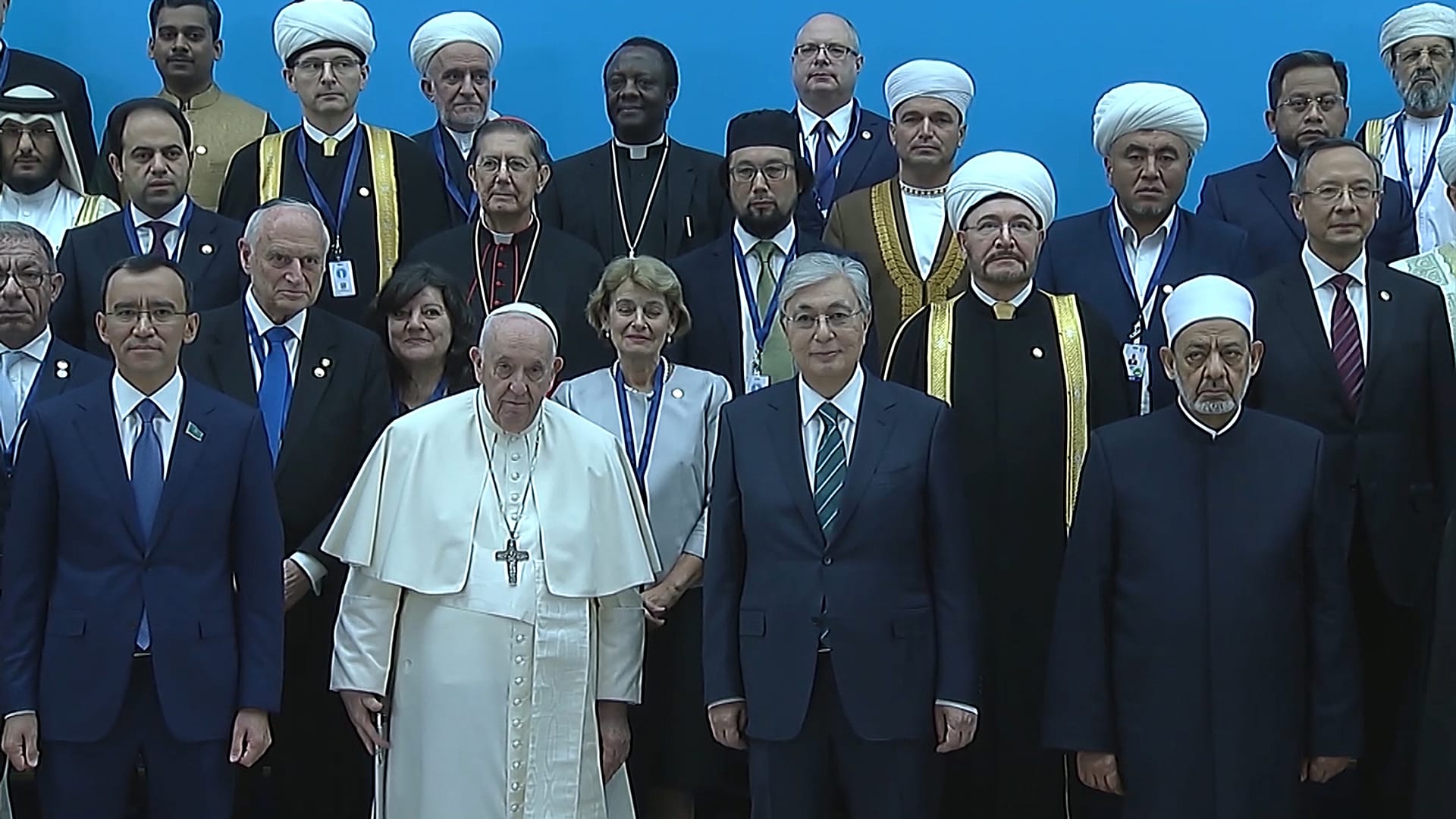 Llamamiento de líderes religiosos a la paz y la consolidación del mundo ...