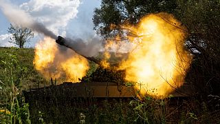 مدفعية أوكرانية تصوب باتجاه قوات روسية على إحدى الجبهات في خاركيف الأوكرانية، 27 يوليو 2022