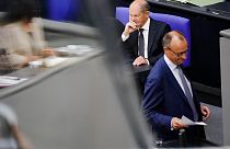 Bundeskanzler Olaf Scholz und CDU-Chef Friedrich Merz im Bundestag, Juni 2022