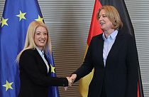 Η Αννίτα Δημητρίου, πρόεδρος της κυπριακής Βουλής με τη Γερμανίδα ομόλογό της.
