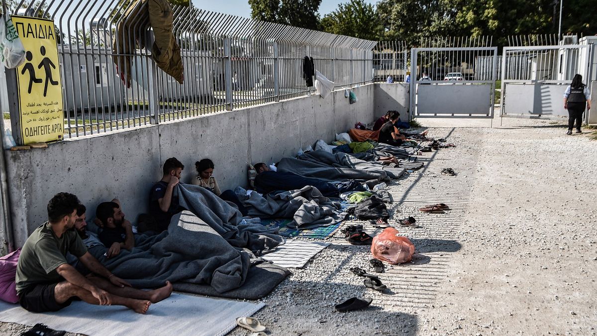 Réfugiés yazidis irakiens bloqués à l'entrée du camp de Serrès dans le nord de la Grèce - 06.09.2022