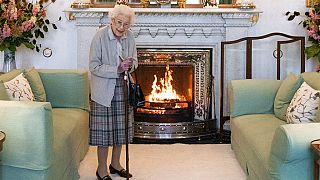 İngiltere Kraliçesi II. Elizabeth Balmoral Kalesi'nde