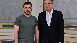 El presidente ucraniano Volodímir Zelenski y el secretario de Estado de EEUU Anthony Blinken
