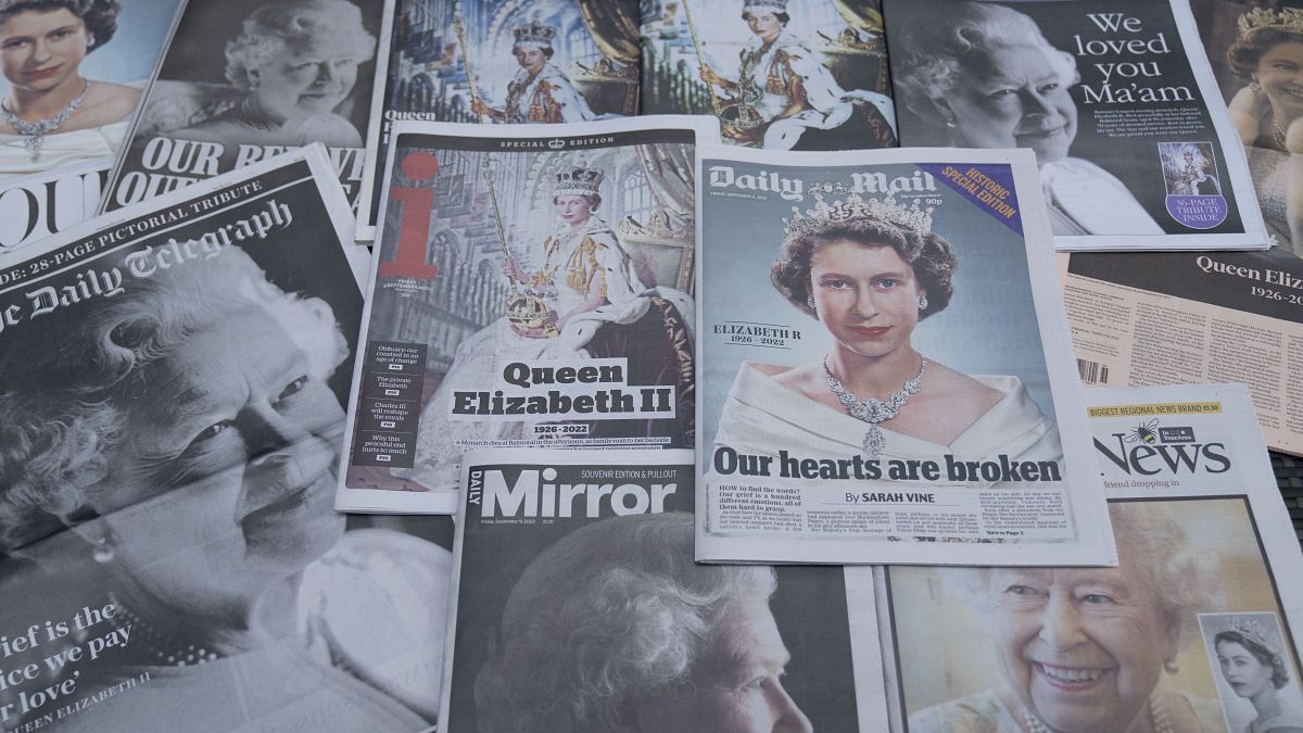Das Porträt der Königin war am Freitag auf den Titelseiten der internationalen Zeitungen zu sehen.