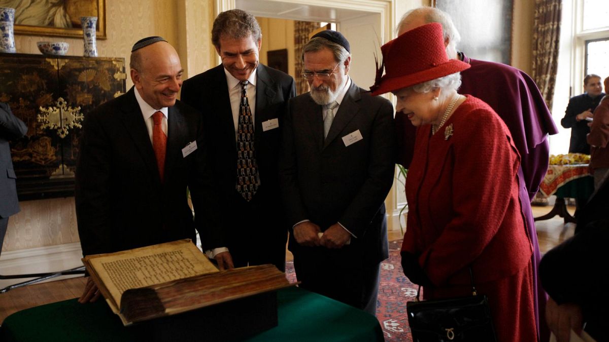 دیدار ملکه الیزابت دوم با رهبران جامعه یهودیان بریتانیا