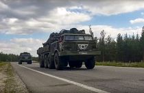 Εικόνα από το υπ. Άμυνας της Ρωσίας με στρατιωτικά οχήματα στο Χάρκοβο