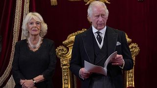 Le roi Charles III et Camilla, la reine consort, lors du conseil d'accession au palais de St James, à Londres, samedi 10 septembre 2022.
