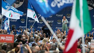 کاراز انتخاباتی جورجا ملونی، رهبر حزب راست افراطی «برادران ایتالیا»