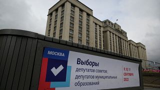 Plakat für die Kommunalwahlen vor der Duma in Moskau