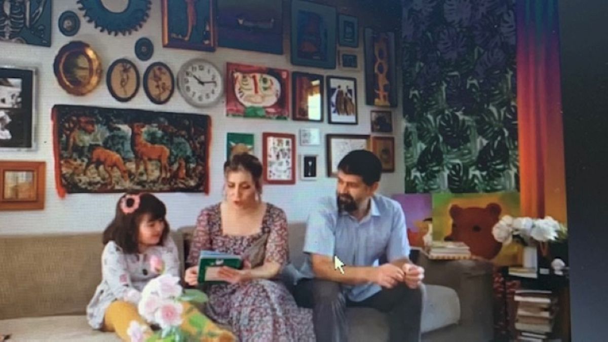 Asya Isovic con la sua famiglia