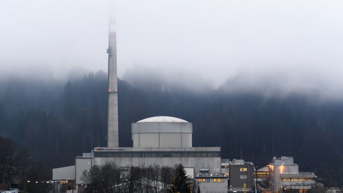 Das Schweizer Kernkraftwerk Mühleberg, westlich von Bern, wurde 2019 abgeschaltet. Für diese und andere Brennelemente baut die Schweiz jetzt ein Endlager.
