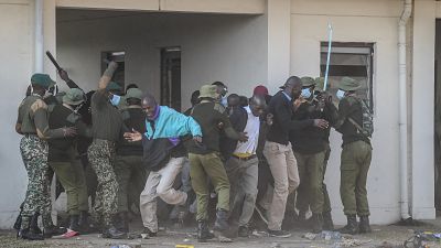Kenya : des blessés dans une bousculade avant l'investiture de Ruto