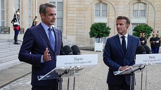 Miçotakis, Elysee Sarayı'nda Macron ile bir araya geldi