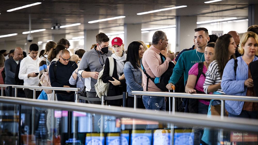 Schiphol chaos: Airport limits outgoing passengers until March 2023