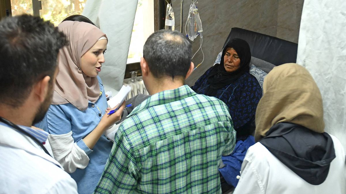 امرأة مصابة بالكوليرا تتلقى العلاج في مستشفى في مدينة حلب شمال سوريا، 11 سبتمبر / أيلول 2022