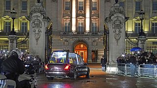 Le corbillard transportant le cercueil de la reine Elizabeth II à Londres (13/09/22)