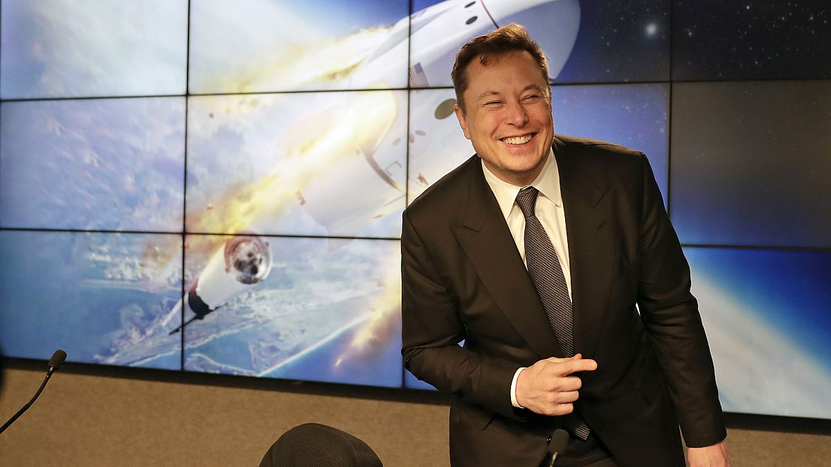 Elon Musk bei einer Pressekonferenz im Kennedy Space Center in Cape Canaveral, Florida (Januar 2020)