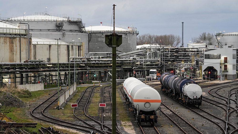 Brussels unveils measures to capture energy profits but delays gas cap