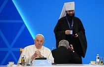 Le pape François et le métropolite Antoine, responsable des relations extérieures de l'Église orthodoxe russe, à Nur-Sultan, mercredi 14 septembre 2022. 