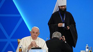 Le pape François et le métropolite Antoine, responsable des relations extérieures de l'Église orthodoxe russe, à Nur-Sultan, mercredi 14 septembre 2022.