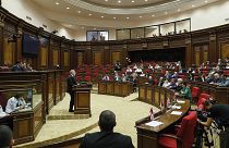 Nikol Pasinján örmény miniszterelnök felszólal a jereváni parlamentben 2022. szeptember 13-án
