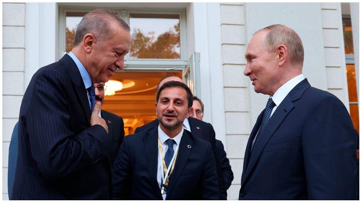 الرئيس الروسي فلاديمير بوتين مع الرئيس التركي رجب طيب إردوغان، منتجع سوتشي - البحر الأسود 05 أغسطس/ آب 2022