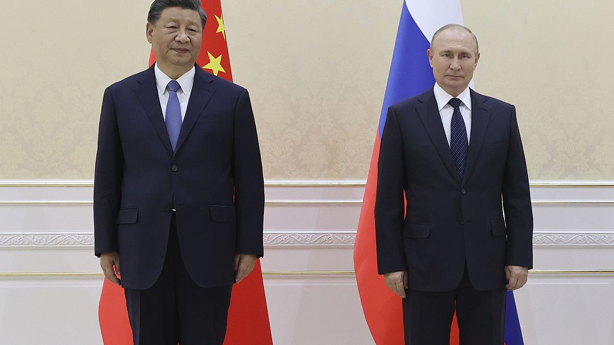 El presidente chino, Xi Jinping y el presidente ruso, Vladimir Putin, en la cumbre de la Organización de Cooperación de Shanghái (OCS) en Uzbekistán, el 15 de septiembre