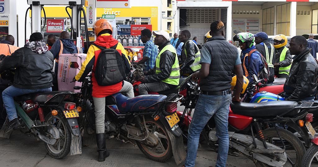 Les Kenyans mécontents de la fin des subventions sur le carburant