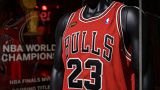 Michael Jordan'ın 23 numaralı Chicago Bulls forması 10.1 milyon dolarla rekor fiyata satıldı