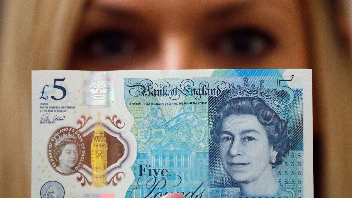 İngiliz Sterlini Dolar karşısında son 37 yılın en düşük seviyesinde