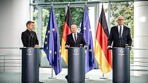 Le chancelier allemand avec le ministre de l'économie et le ministre-président du Brandebourg à Berlin, vendredi 16 septembre 2022. 